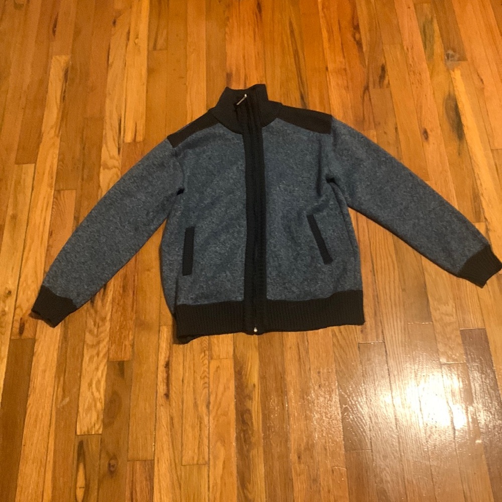 YeoKou medium sweater slightly used